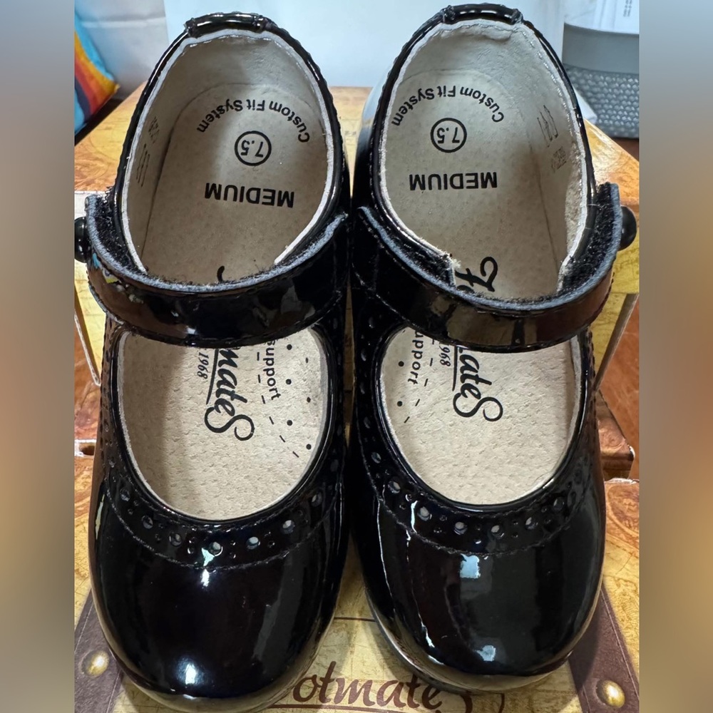 FootMates Black Patent Leather Kids Dress Shoes